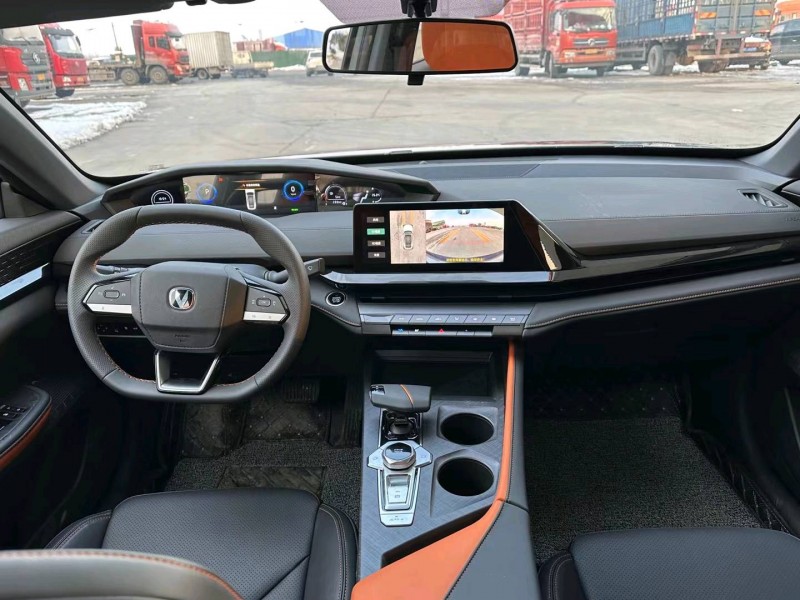 保定23年长安汽车UNI-V5