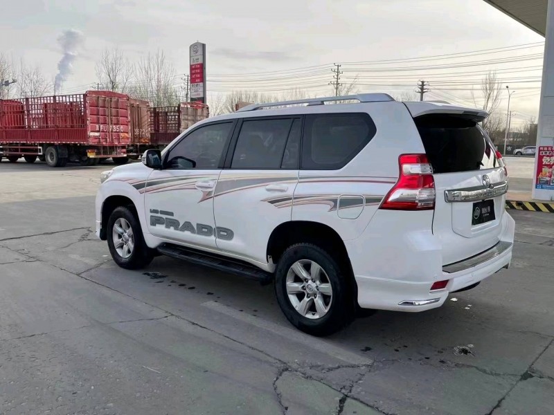 保定13年丰田普拉多8