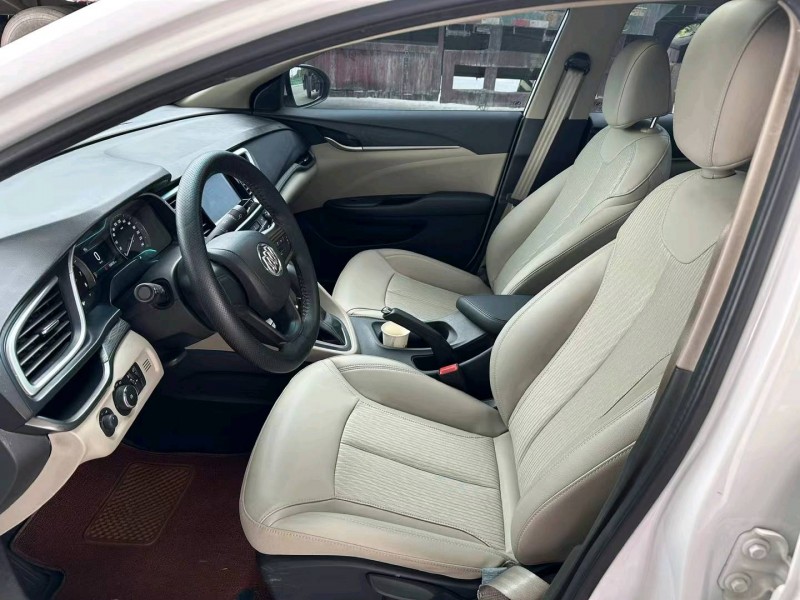 保定17年别克阅朗4