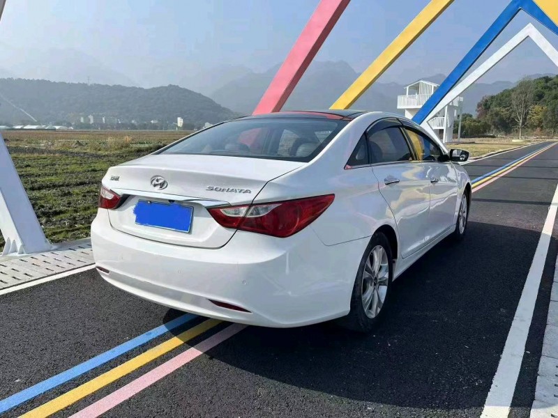 嘉兴12年现代索纳塔八4