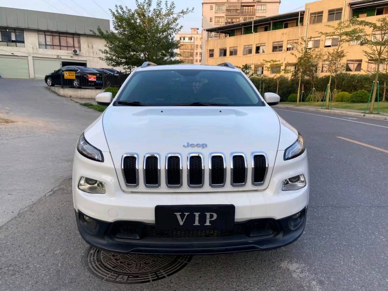 广州14年Jeep自由光1