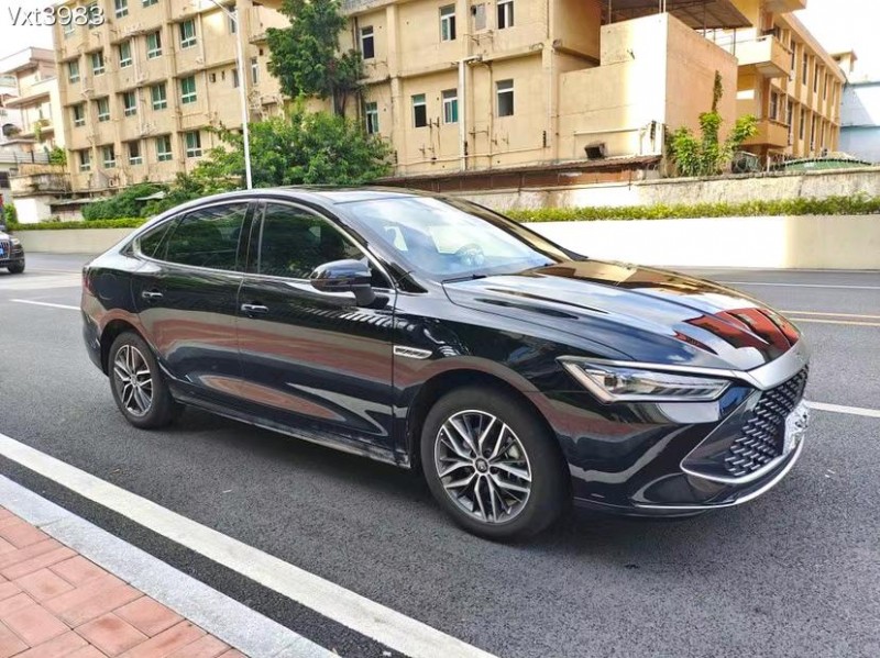 广州23年比亚迪秦3