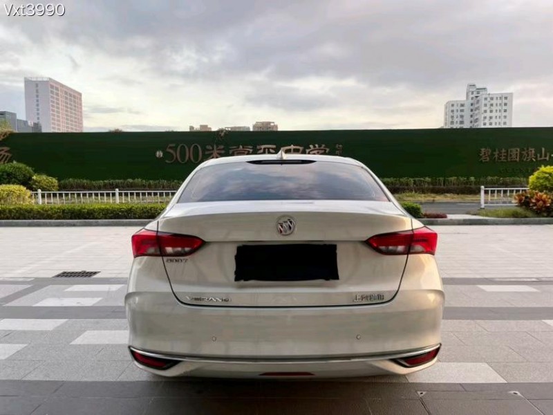 东莞22年别克威朗9