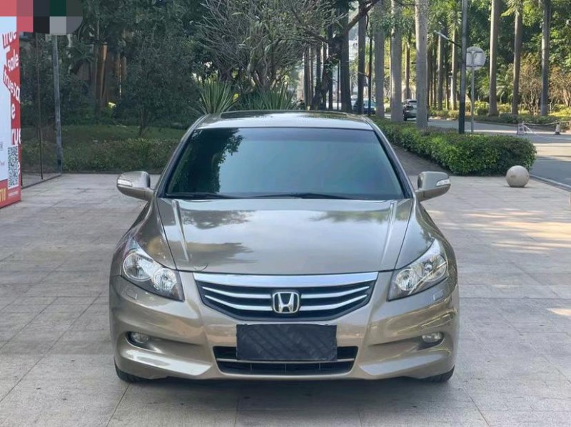 东莞11年本田雅阁1