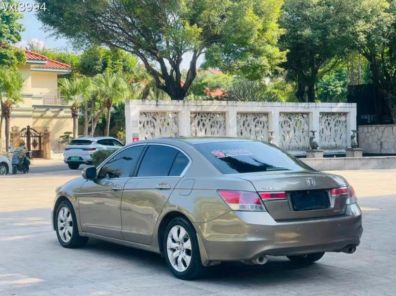 东莞11年本田雅阁8