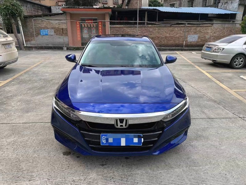 汕头18年本田雅阁1