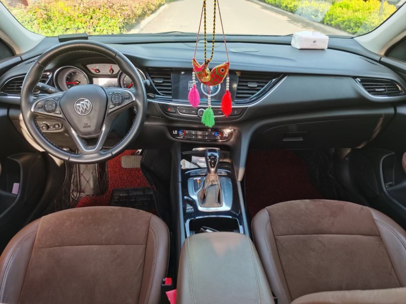 济宁19年别克君威6