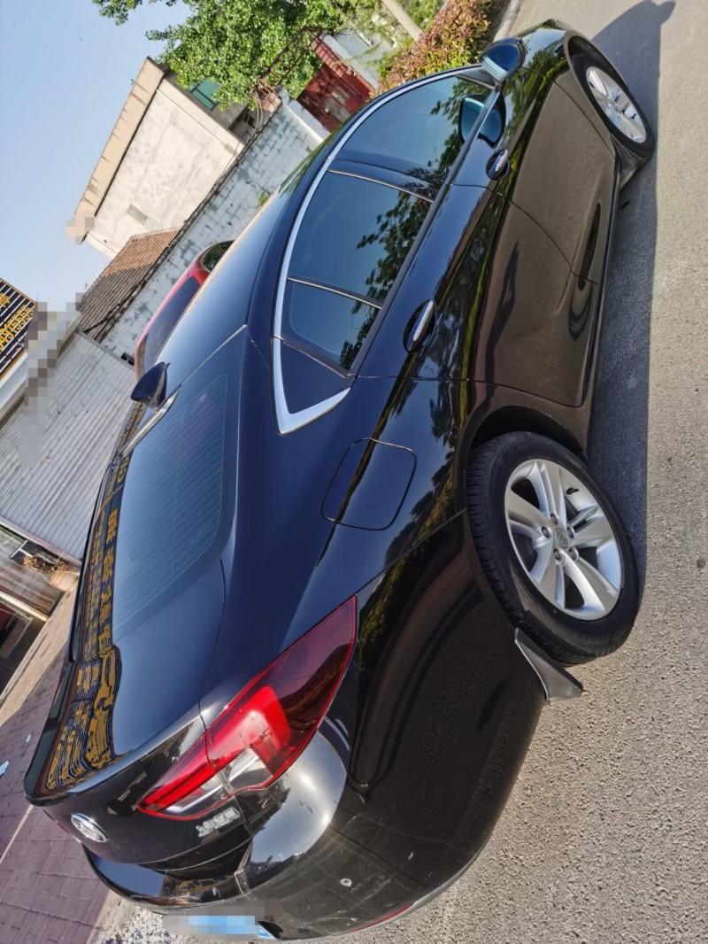 济宁19年别克君威8