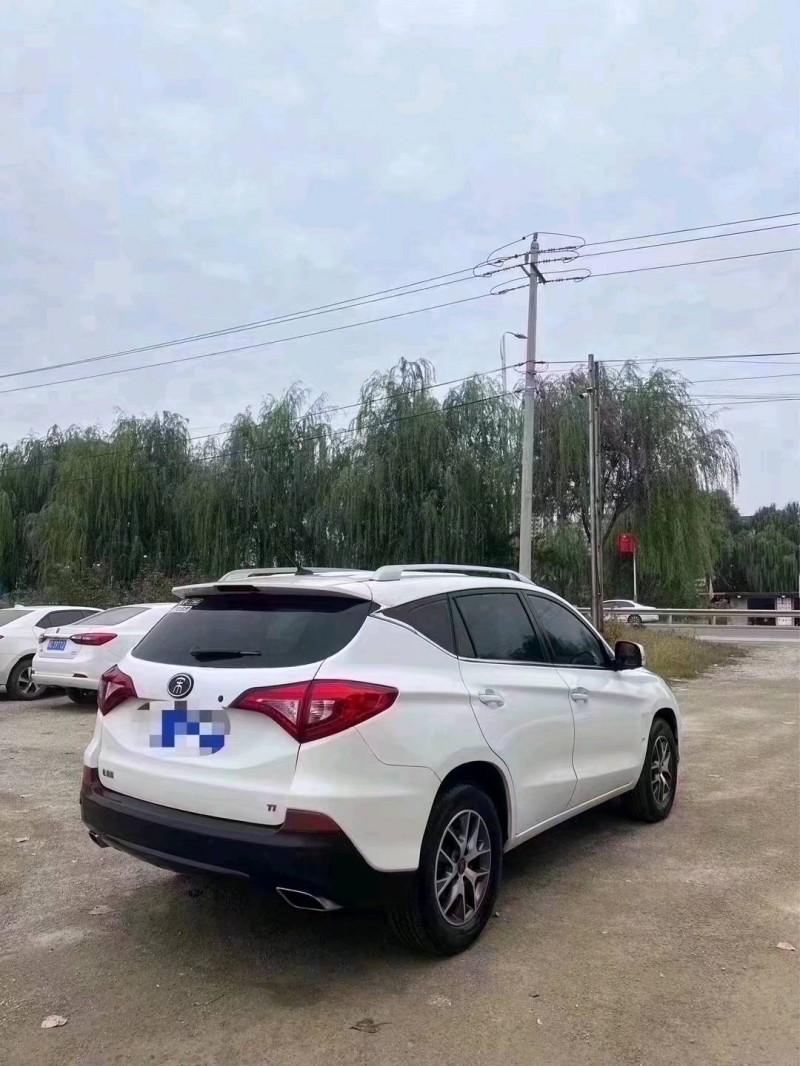 菏泽17年比亚迪宋3