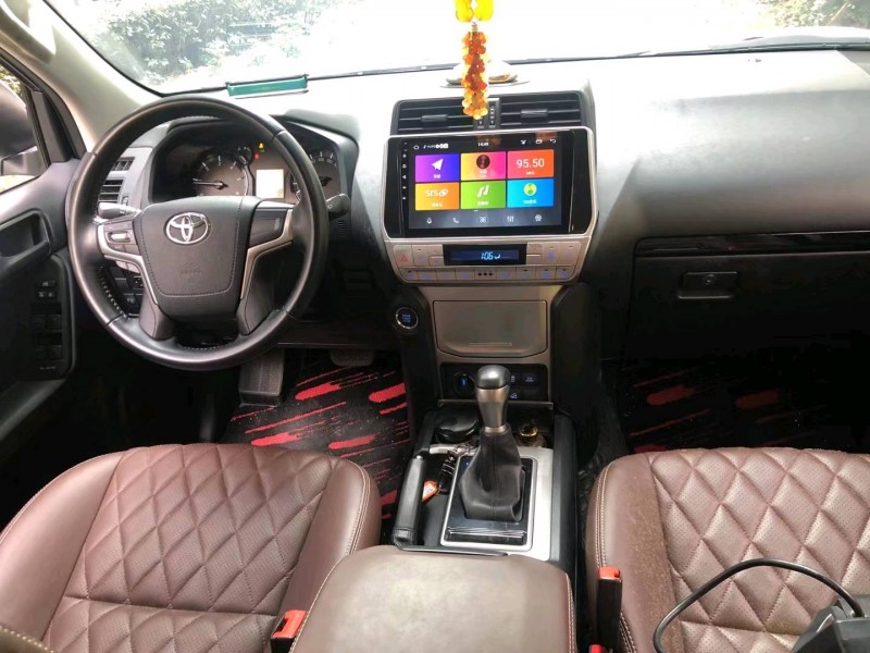 成都20年丰田普拉多3