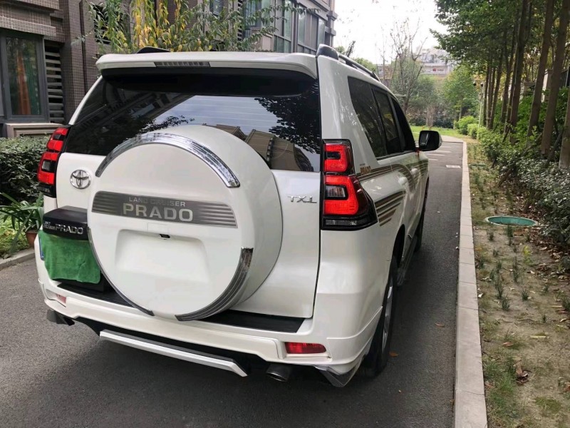 成都20年丰田普拉多8