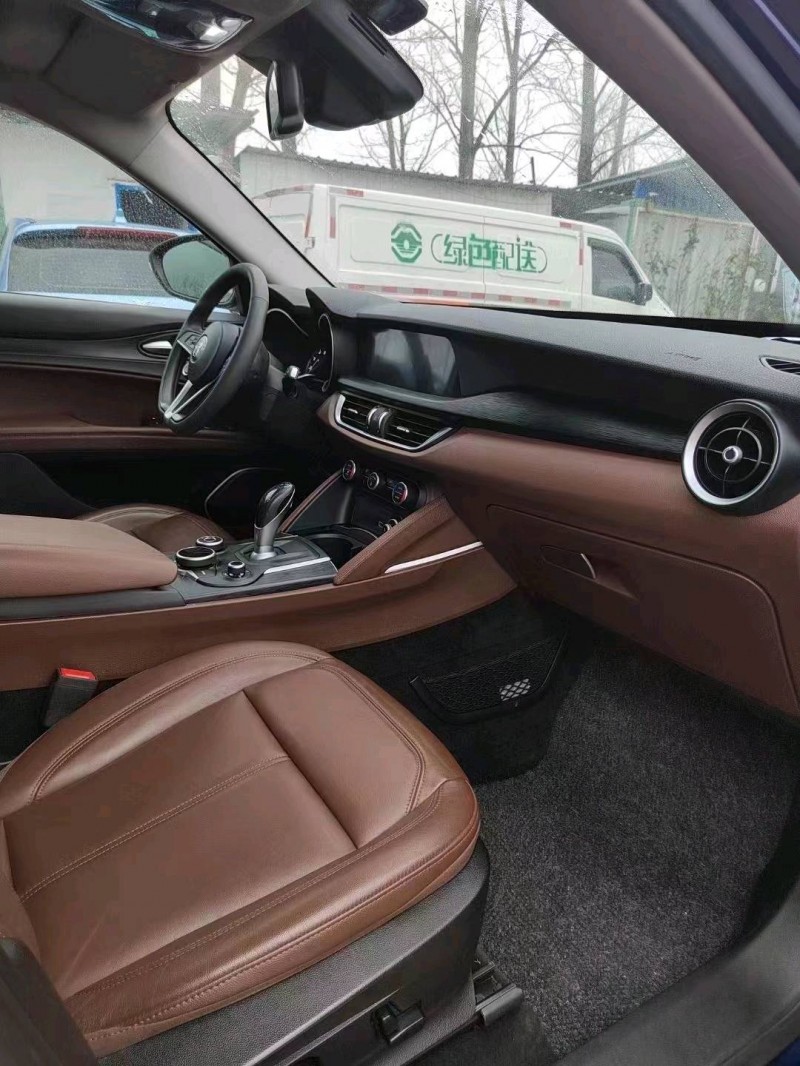 菏泽19年阿尔法·罗密欧Stelvio6