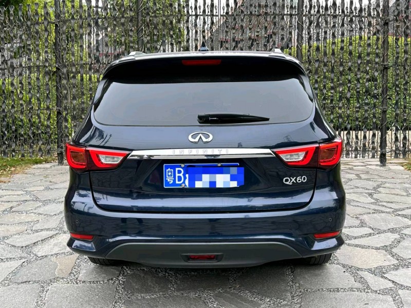 珠海15年英菲尼迪QX604