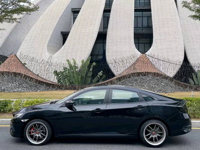 汕头17年本田思域5