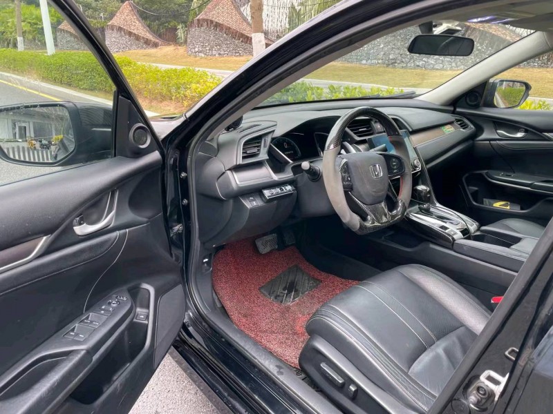 汕头17年本田思域8