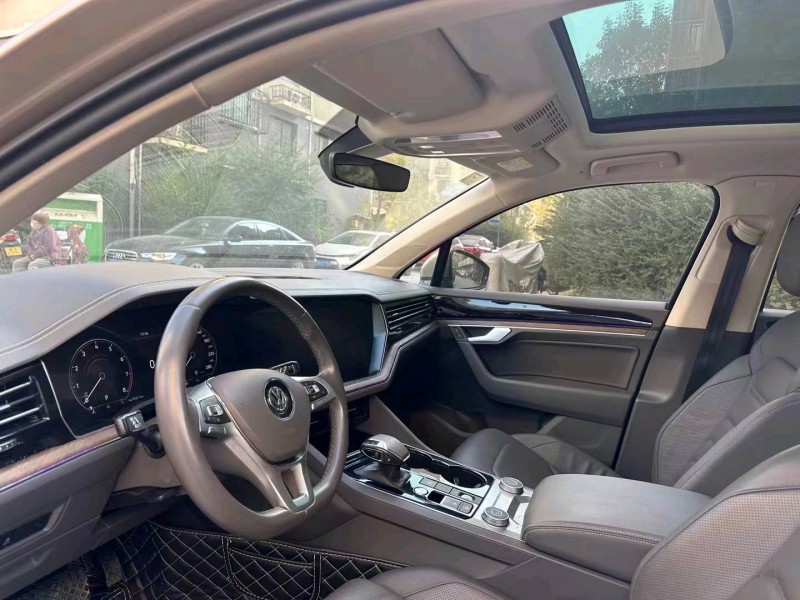 济南18年大众途锐6