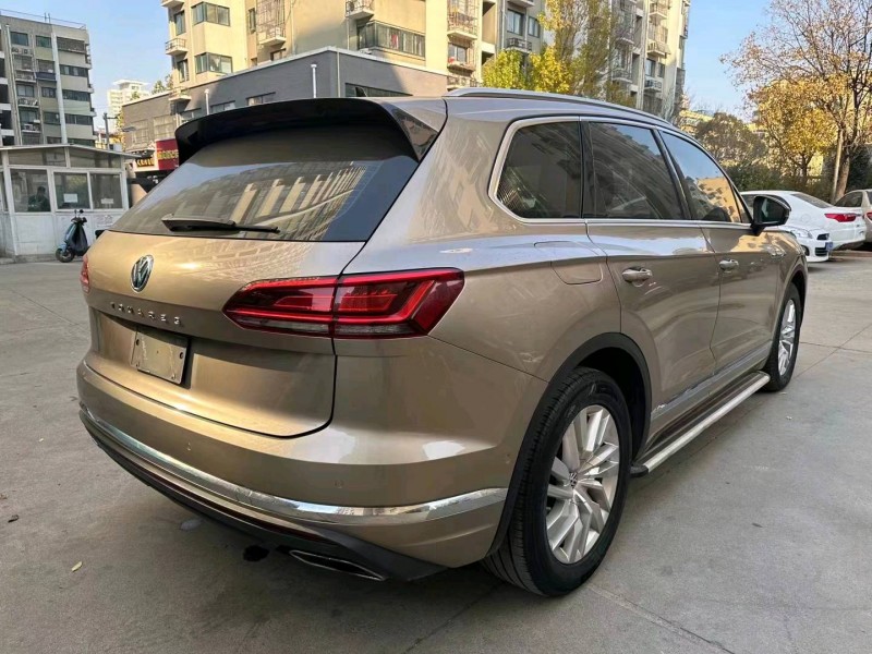 济南18年大众途锐7