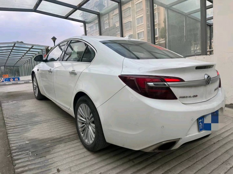 徐州15年别克君威8