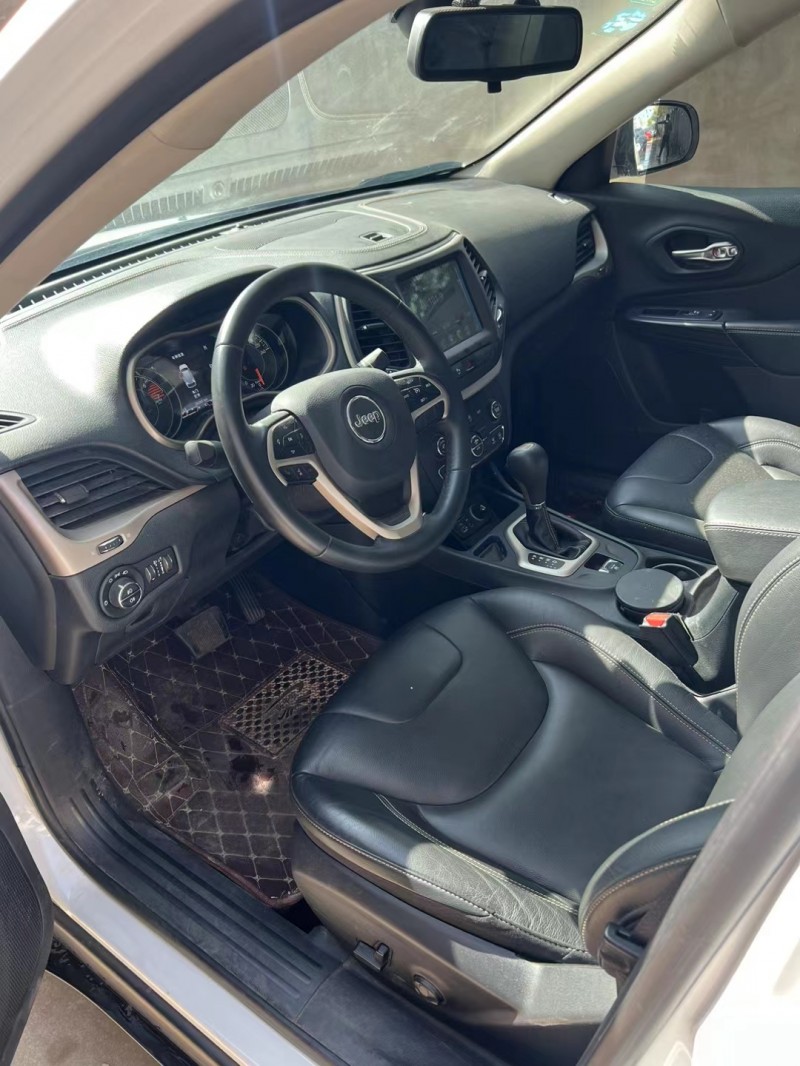 宿迁18年Jeep自由光6