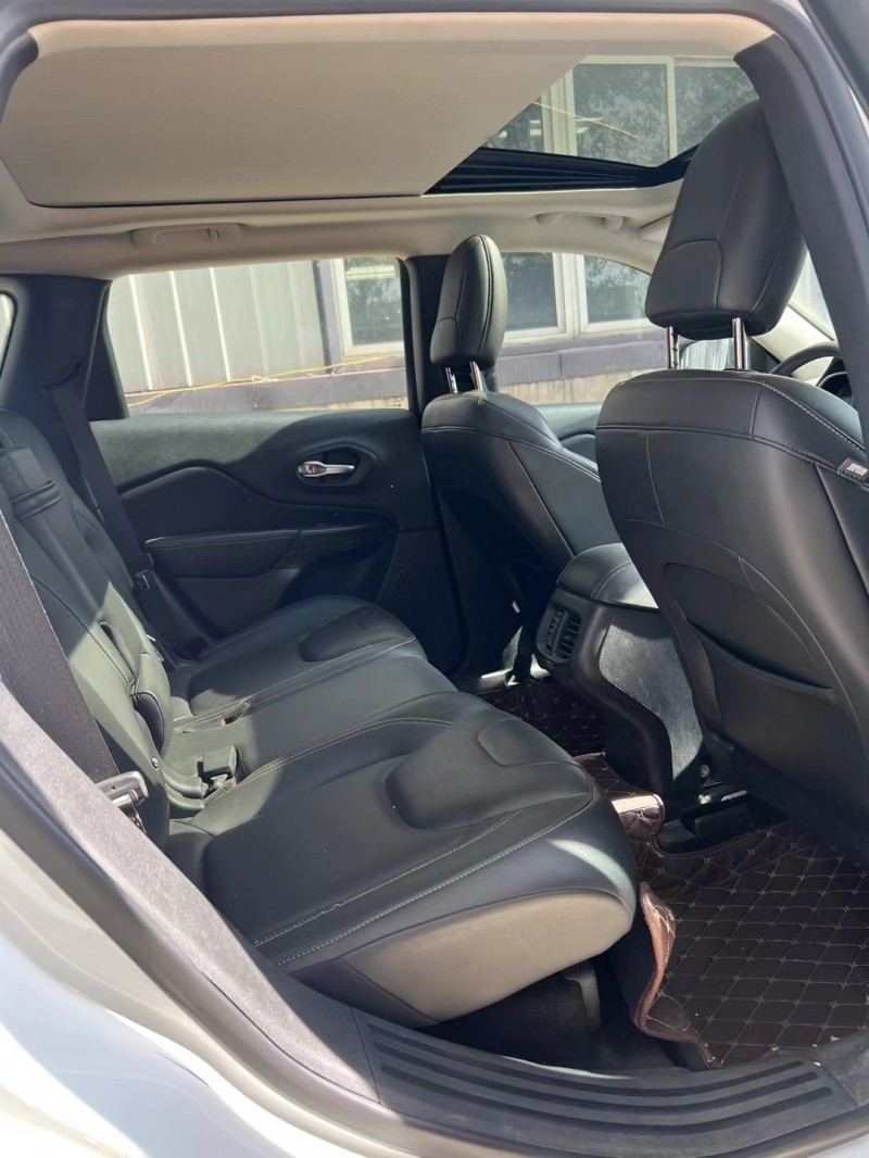 宿迁18年Jeep自由光8