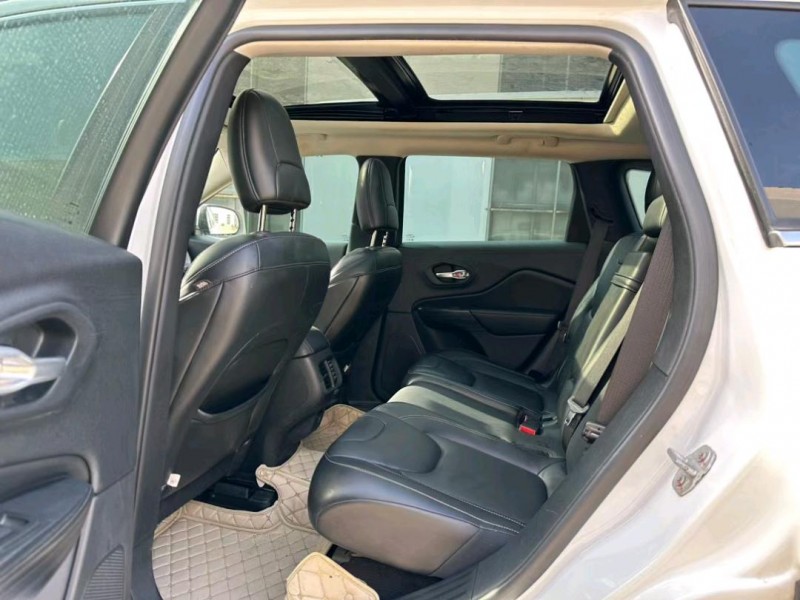 盐城16年Jeep自由光4