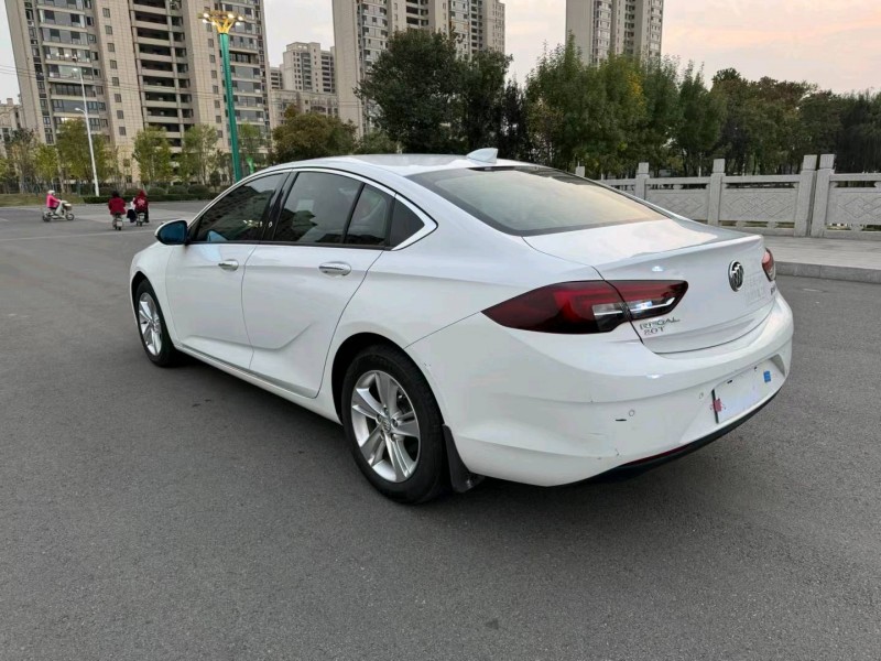 徐州19年别克君威5