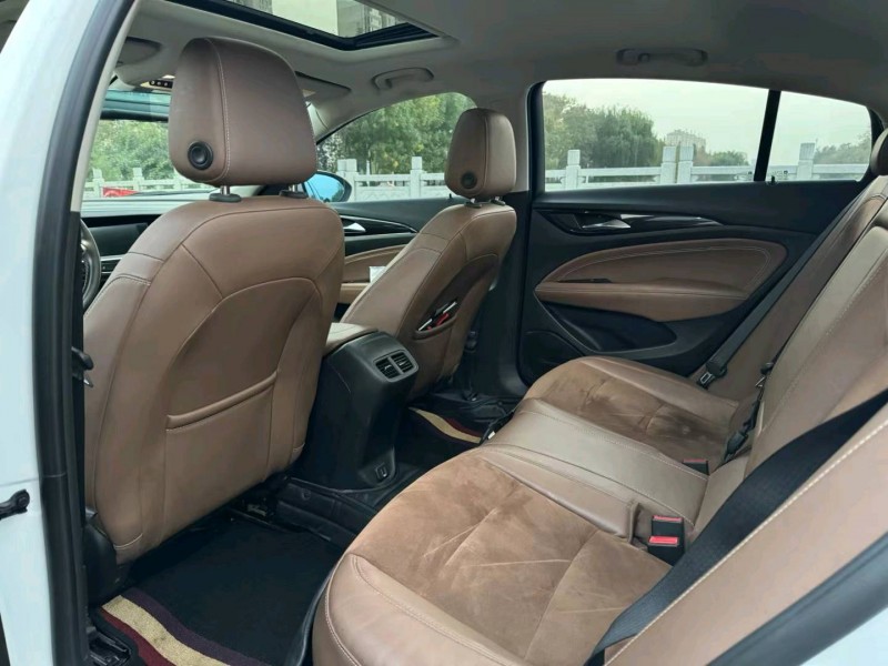 徐州19年别克君威6