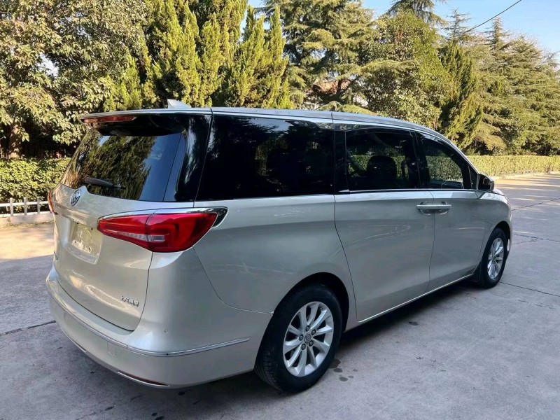 枣庄17年别克GL88