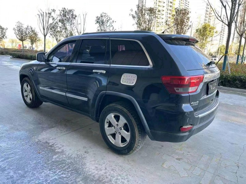 淄博11年Jeep大切诺基5