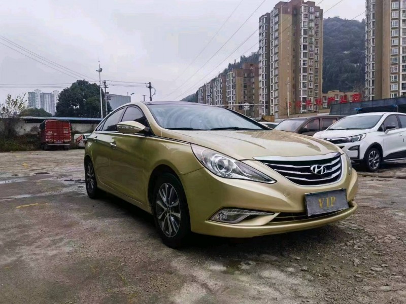 邢台13年现代索纳塔八6
