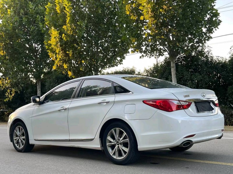 徐州17年别克君威8