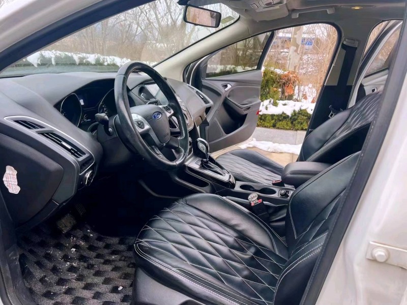 烟台14年福特福克斯5