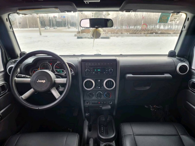 吉林11年Jeep牧馬人4