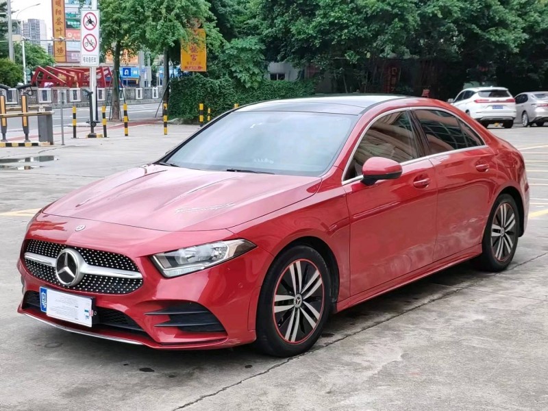 佛山18年奔驰A2