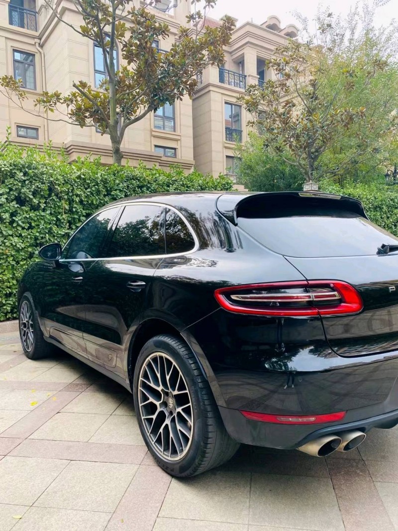 青岛17年保时捷Macan3