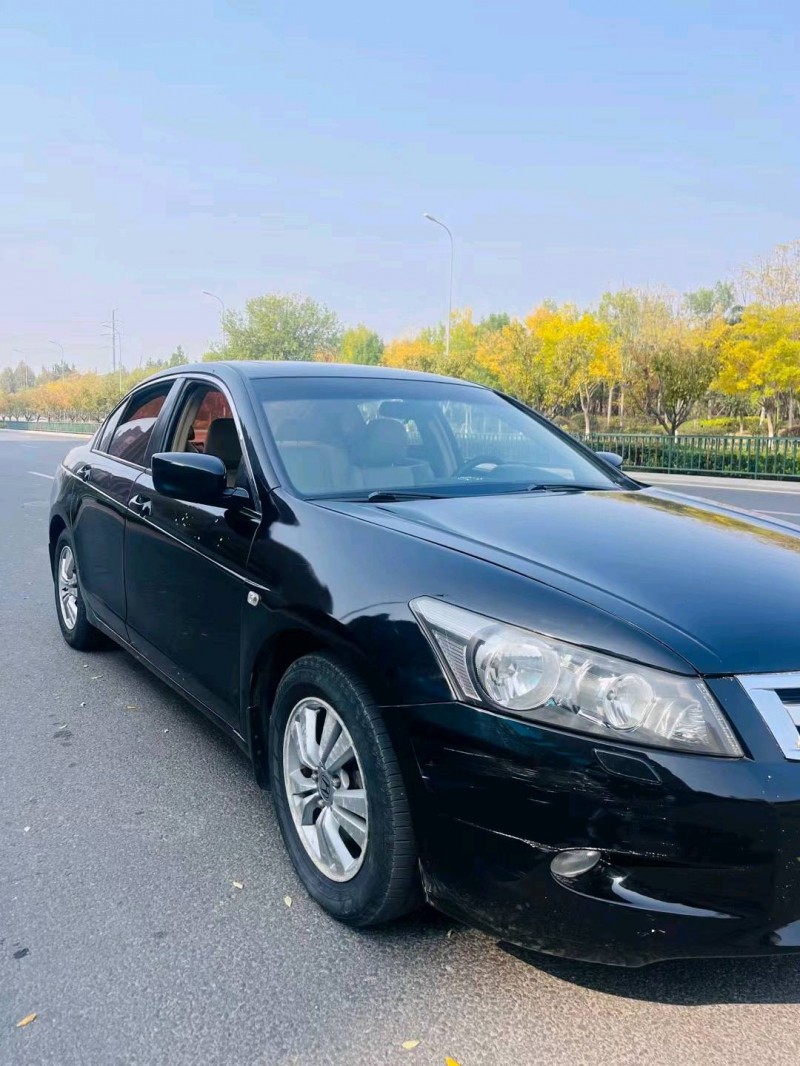 青岛10年本田雅阁9