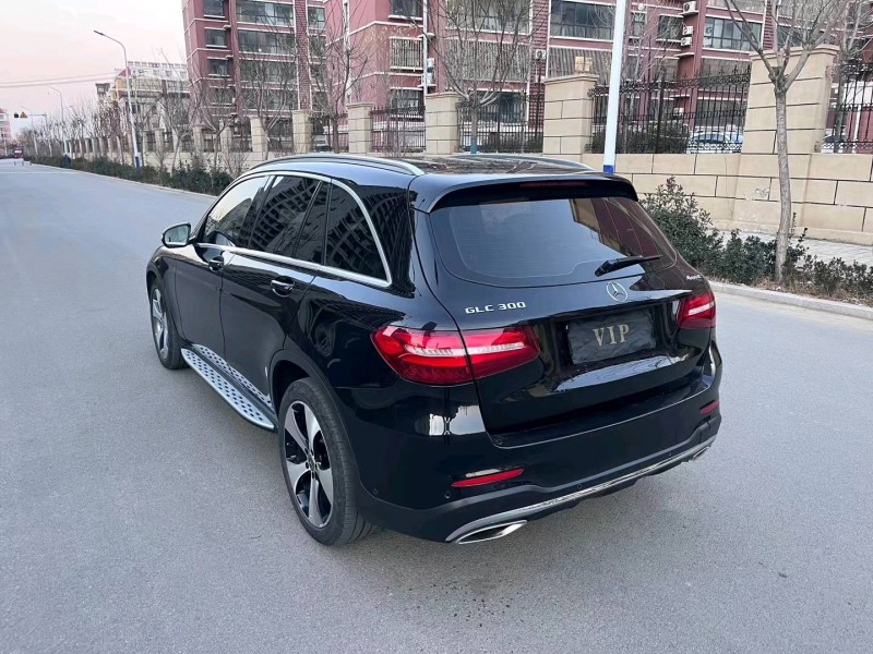 济宁17年奔驰GLC7