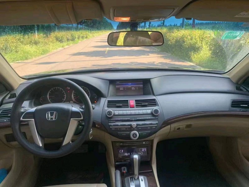 东营13年本田雅阁4