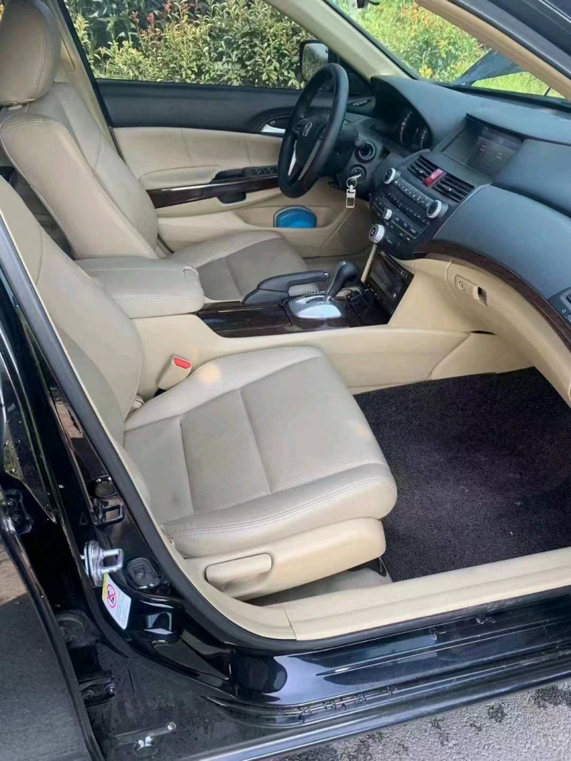 东营13年本田雅阁7