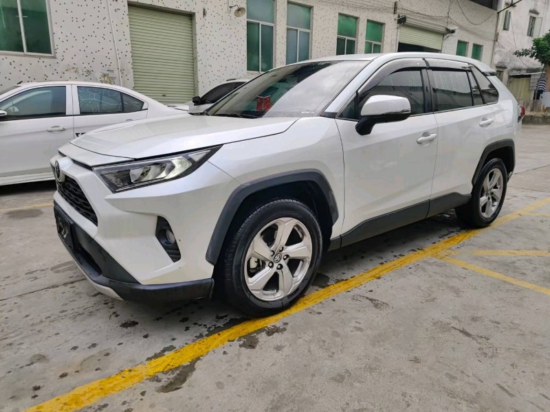 广州22年丰田RAV4荣放3