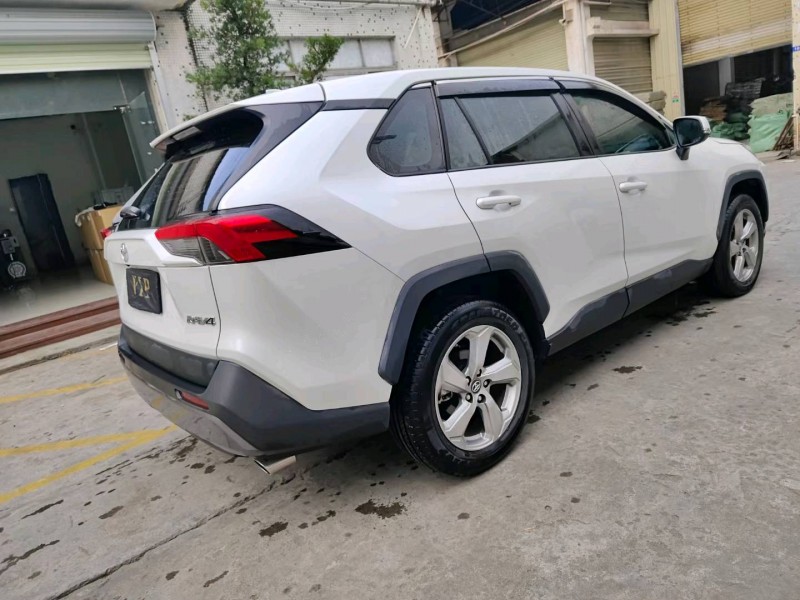 广州22年丰田RAV4荣放7