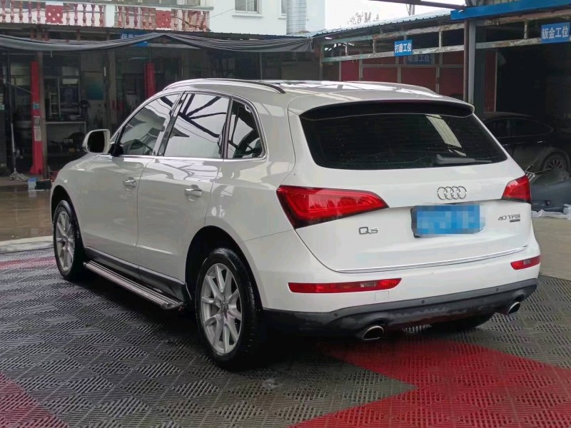 济宁16年奥迪Q58