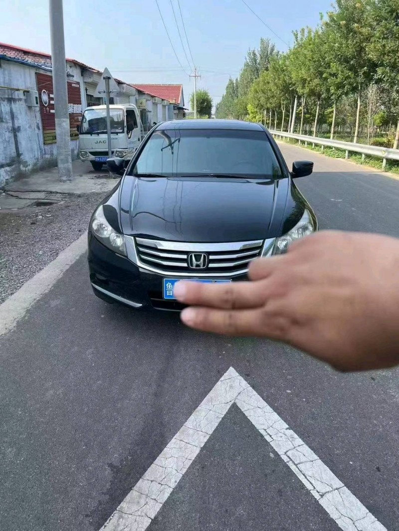 济南13年本田雅阁1