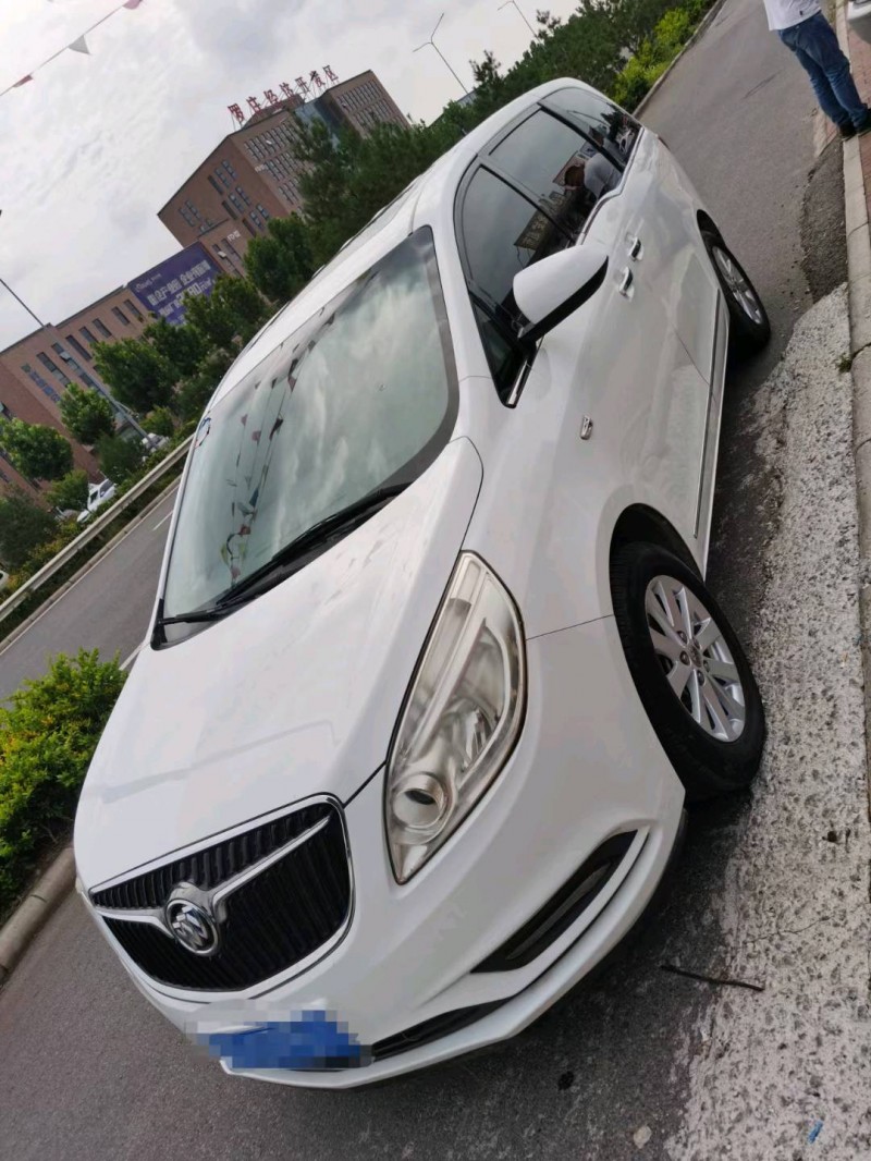 济南18年别克GL82