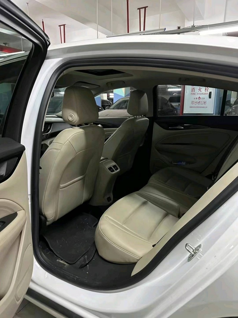 重庆21年别克君威4