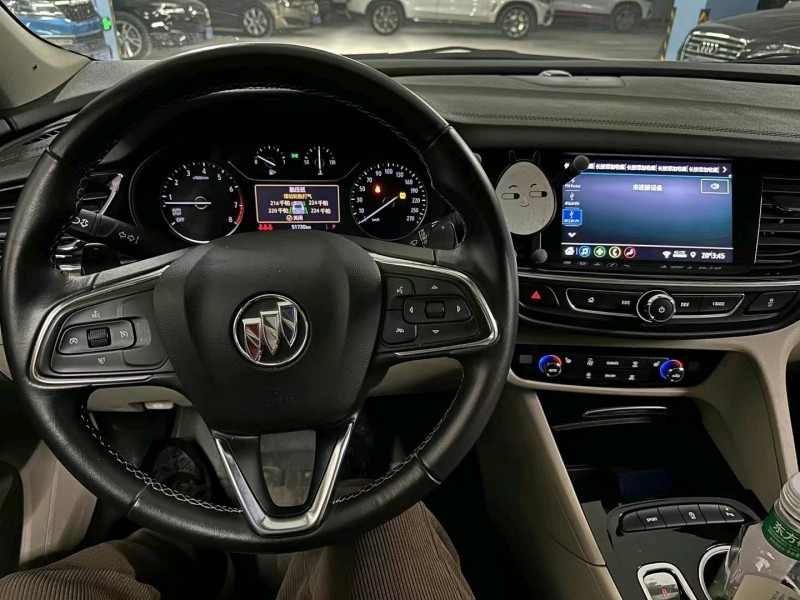 重庆21年别克君威5