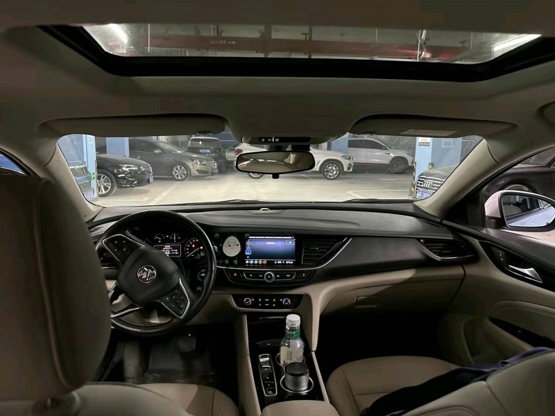 重庆21年别克君威7