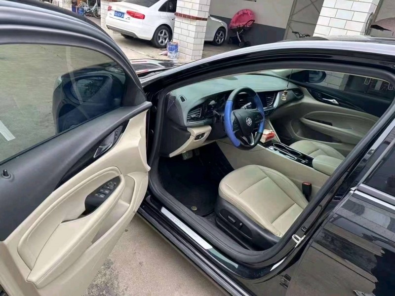 保定21年别克君威6