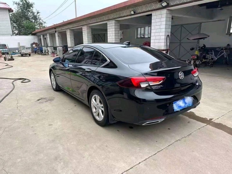 保定21年别克君威9