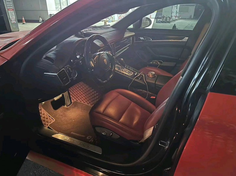 济南10年保时捷帕拉梅拉3